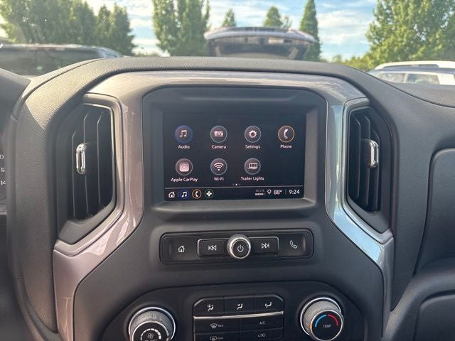 2024 Chevrolet Silverado 2500HD Custom 6.6 V-8