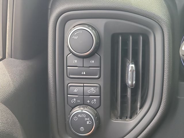 2024 Chevrolet Silverado 2500HD Custom 6.6 V-8