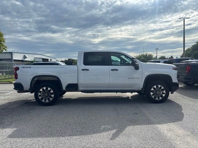 2024 Chevrolet Silverado 2500HD Custom 6.6 V-8