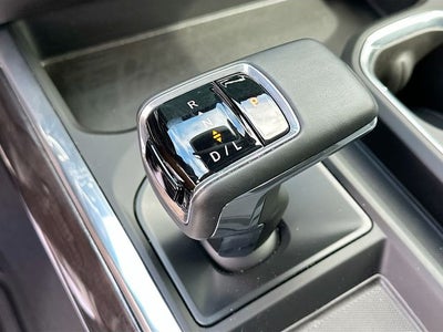 2025 Chevrolet Silverado 1500 LTZ 5.3 V8