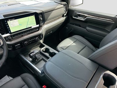 2025 Chevrolet Silverado 1500 LTZ 5.3 V8
