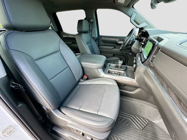 2025 Chevrolet Silverado 1500 LTZ 5.3 V8