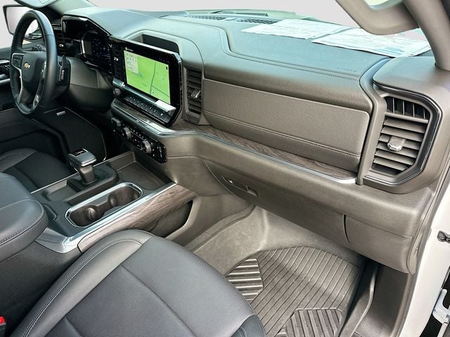 2025 Chevrolet Silverado 1500 LTZ 5.3 V8