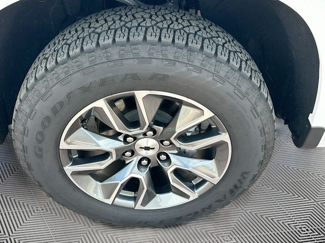 2025 Chevrolet Silverado 1500 LTZ 5.3 V8