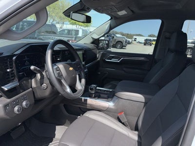 2025 Chevrolet Silverado 1500 LTZ 5.3 V8
