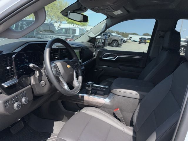 2025 Chevrolet Silverado 1500 LTZ 5.3 V8