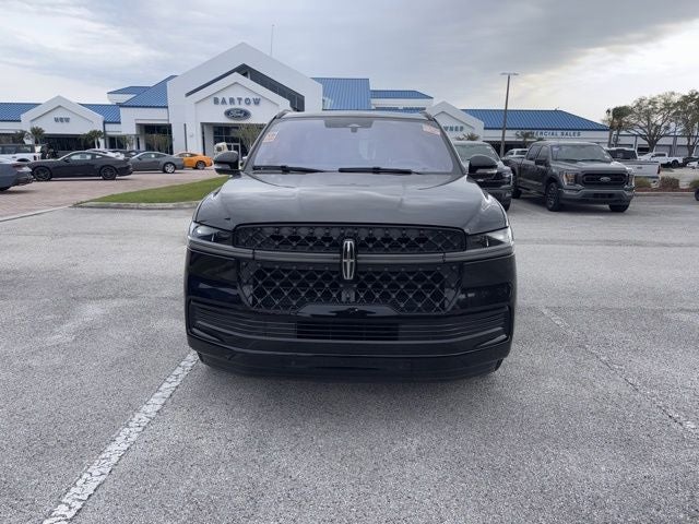 2025 Lincoln Navigator Reserve JET APPEARANCE PACK