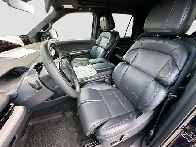 2025 Lincoln Navigator Reserve JET APPEARANCE PACK