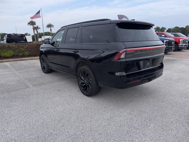 2025 Lincoln Navigator Reserve JET APPEARANCE PACK