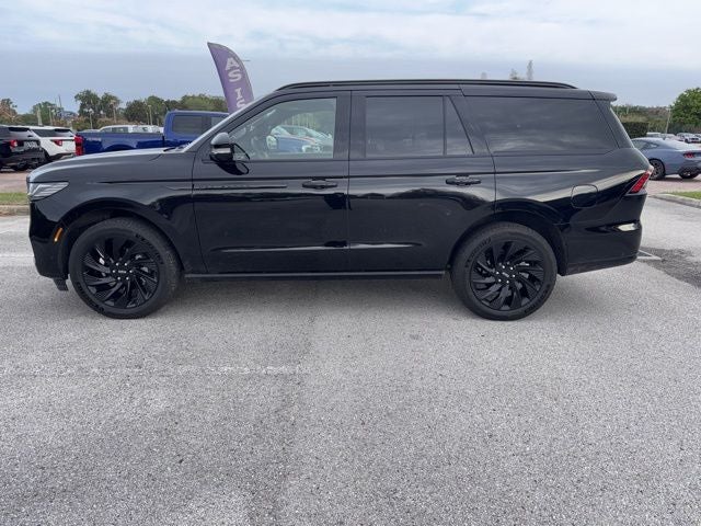 2025 Lincoln Navigator Reserve JET APPEARANCE PACK