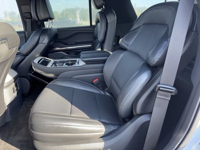 2025 Lincoln Navigator Reserve JET APPEARANCE PACK