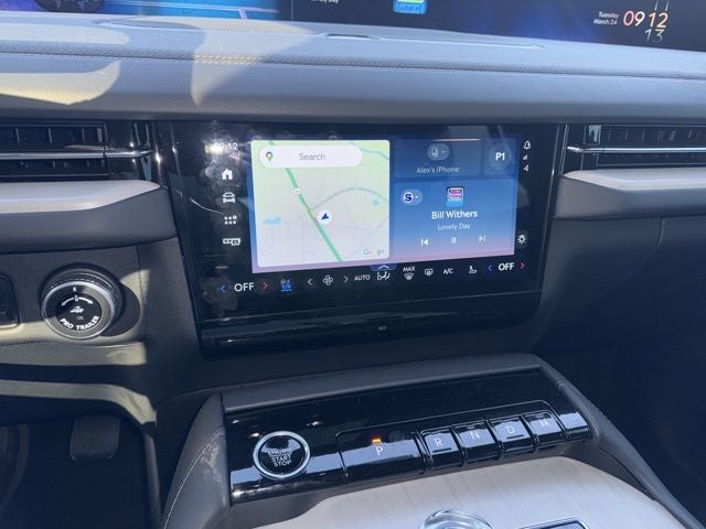 2025 Lincoln Navigator Reserve JET APPEARANCE PACK