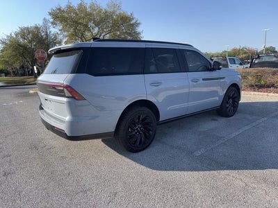 2025 Lincoln Navigator Reserve JET APPEARANCE PACK