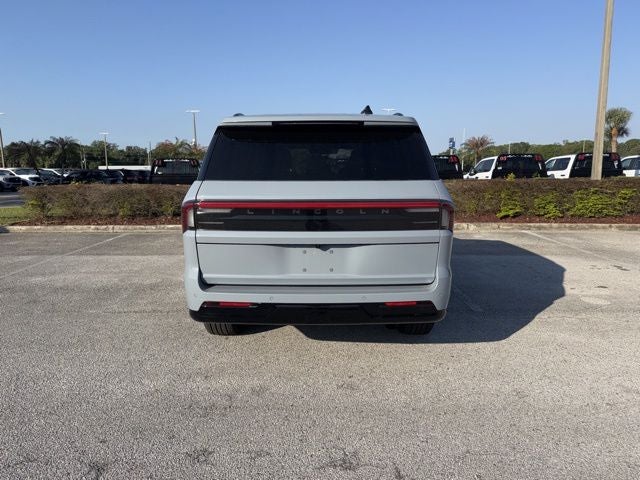 2025 Lincoln Navigator Reserve JET APPEARANCE PACK