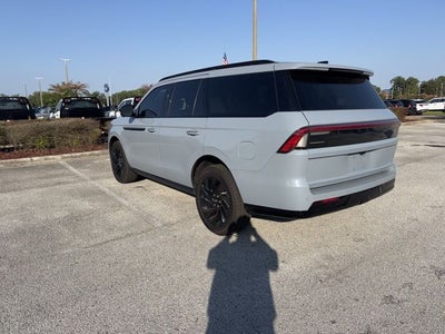 2025 Lincoln Navigator Reserve JET APPEARANCE PACK