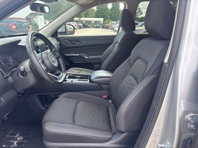 2025 Nissan Pathfinder SV 3.5 V6
