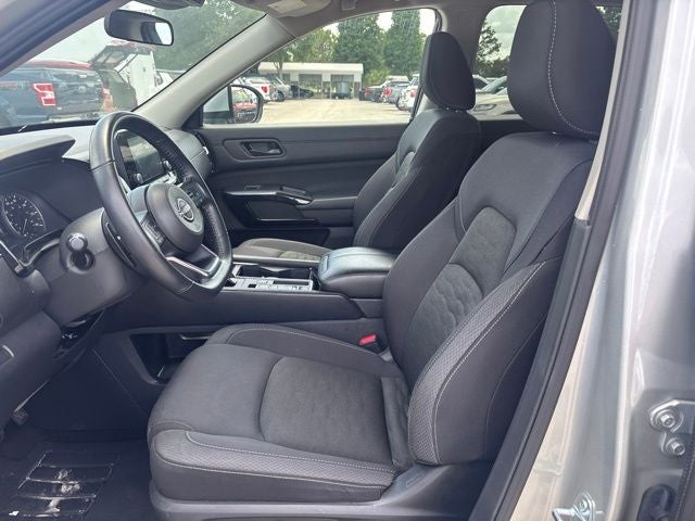 2025 Nissan Pathfinder SV 3.5 V6