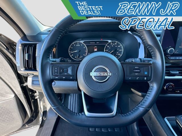 2022 Nissan Pathfinder SV V6