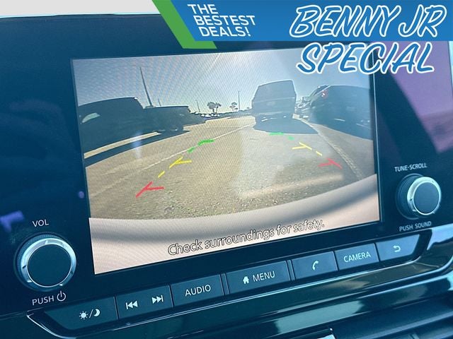 2022 Nissan Pathfinder SV V6