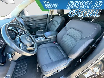 2022 Nissan Pathfinder SV V6