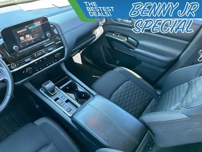 2022 Nissan Pathfinder SV V6