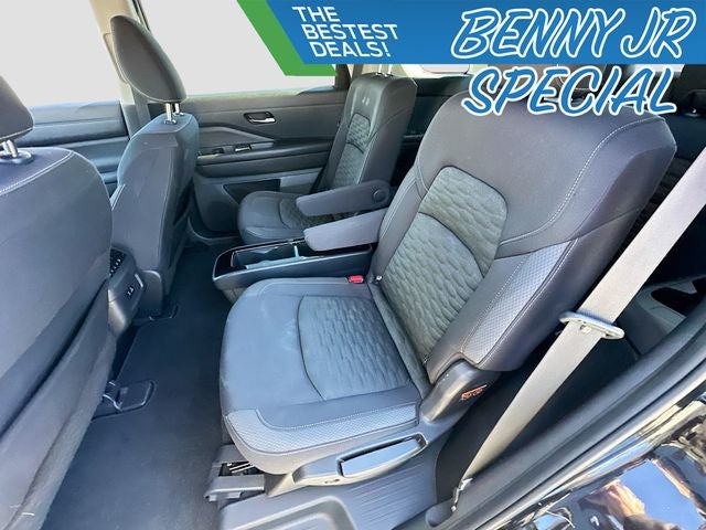 2022 Nissan Pathfinder SV V6