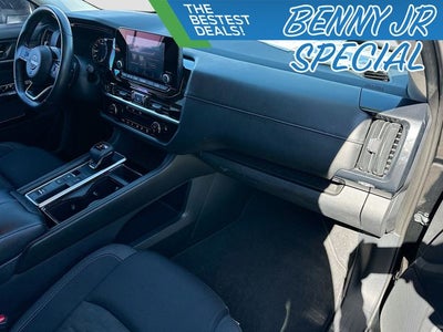 2022 Nissan Pathfinder SV V6