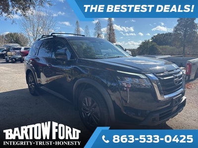 2022 Nissan Pathfinder SV V6