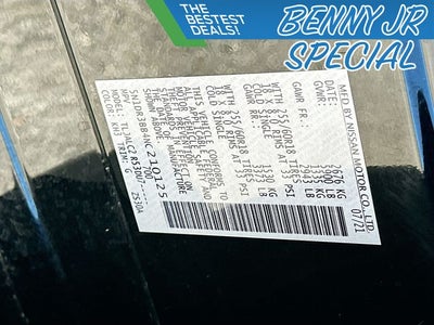 2022 Nissan Pathfinder SV V6