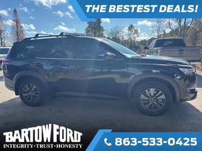 2022 Nissan Pathfinder SV V6