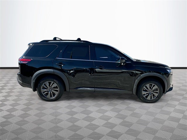 2022 Nissan Pathfinder SV V6