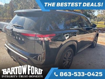 2022 Nissan Pathfinder SV V6