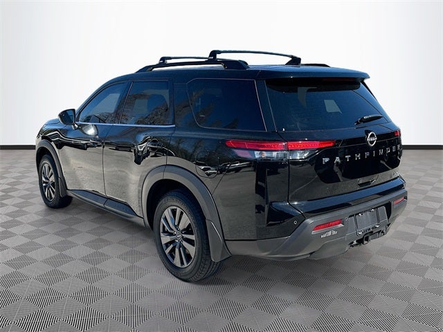 2022 Nissan Pathfinder SV V6