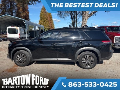 2022 Nissan Pathfinder SV V6