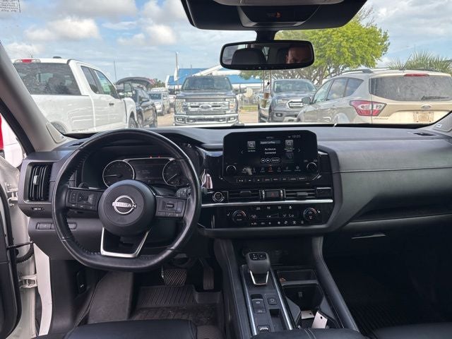 2022 Nissan Pathfinder SL V-6