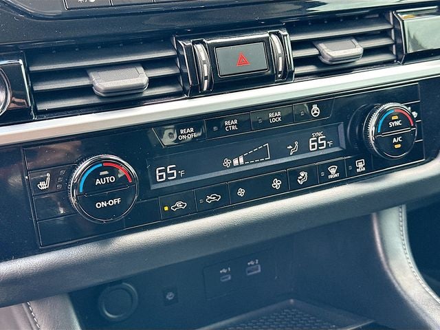 2022 Nissan Pathfinder SL V-6