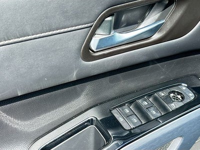 2022 Nissan Pathfinder SL V-6