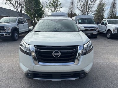 2022 Nissan Pathfinder SL V-6