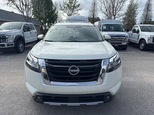 2022 Nissan Pathfinder SL V-6