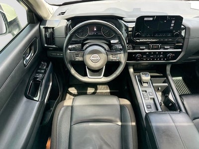 2022 Nissan Pathfinder SL V-6