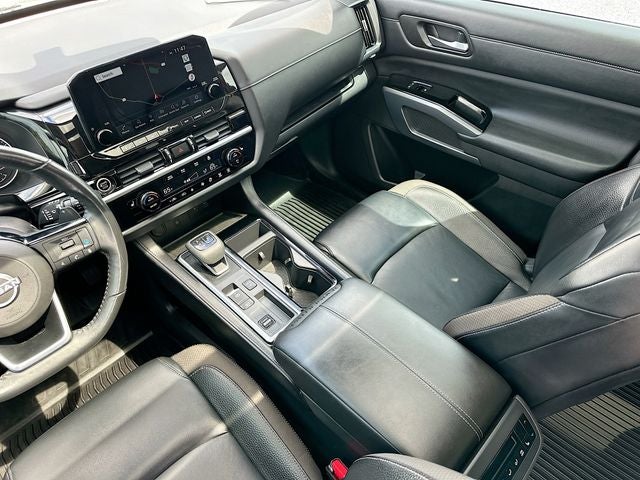 2022 Nissan Pathfinder SL V-6