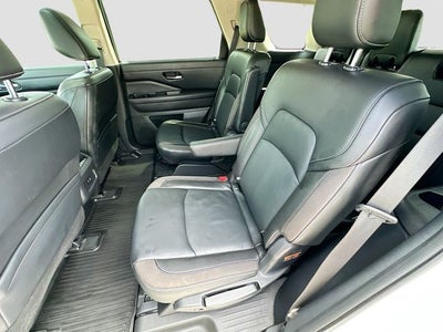 2022 Nissan Pathfinder SL V-6
