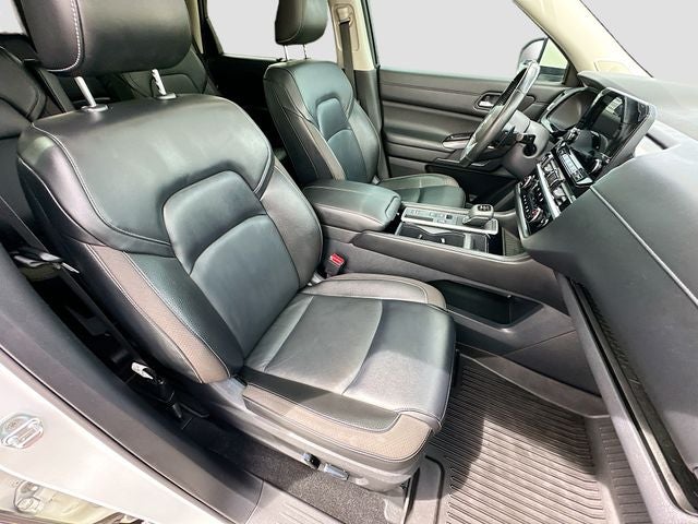 2022 Nissan Pathfinder SL V-6