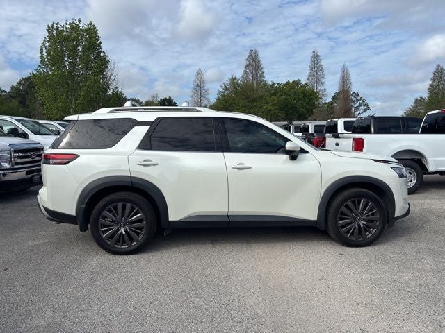 2022 Nissan Pathfinder SL V-6