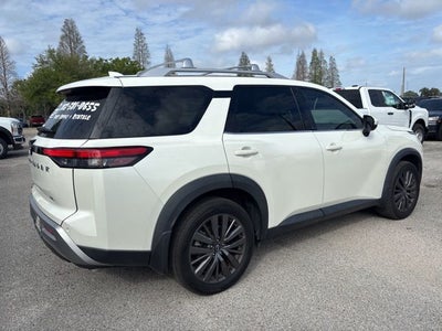 2022 Nissan Pathfinder SL V-6
