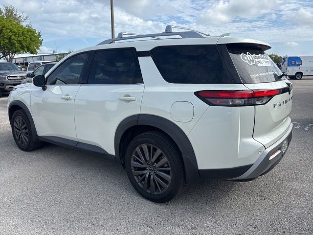 2022 Nissan Pathfinder SL V-6