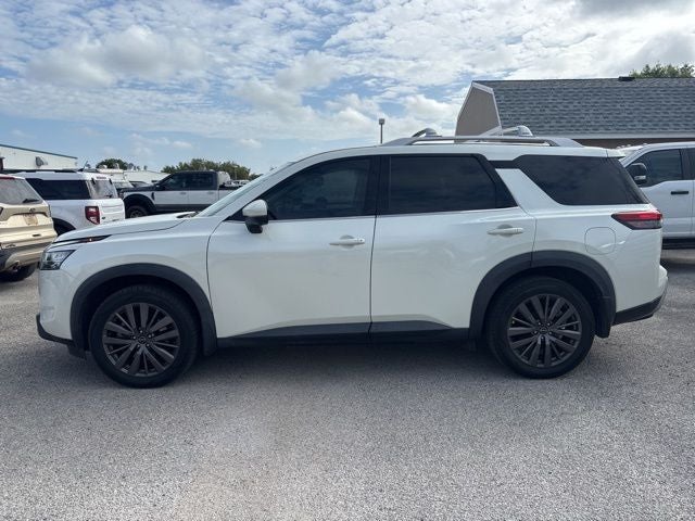 2022 Nissan Pathfinder SL V-6