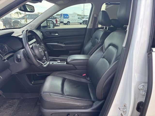 2022 Nissan Pathfinder SL V-6