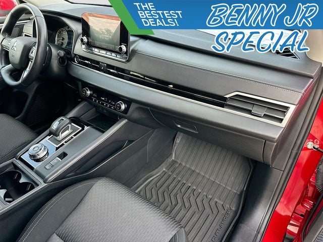 2024 Mitsubishi Outlander ES