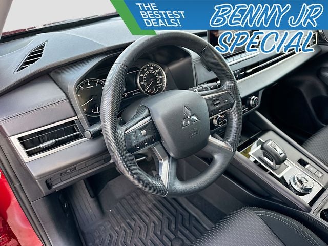 2024 Mitsubishi Outlander ES